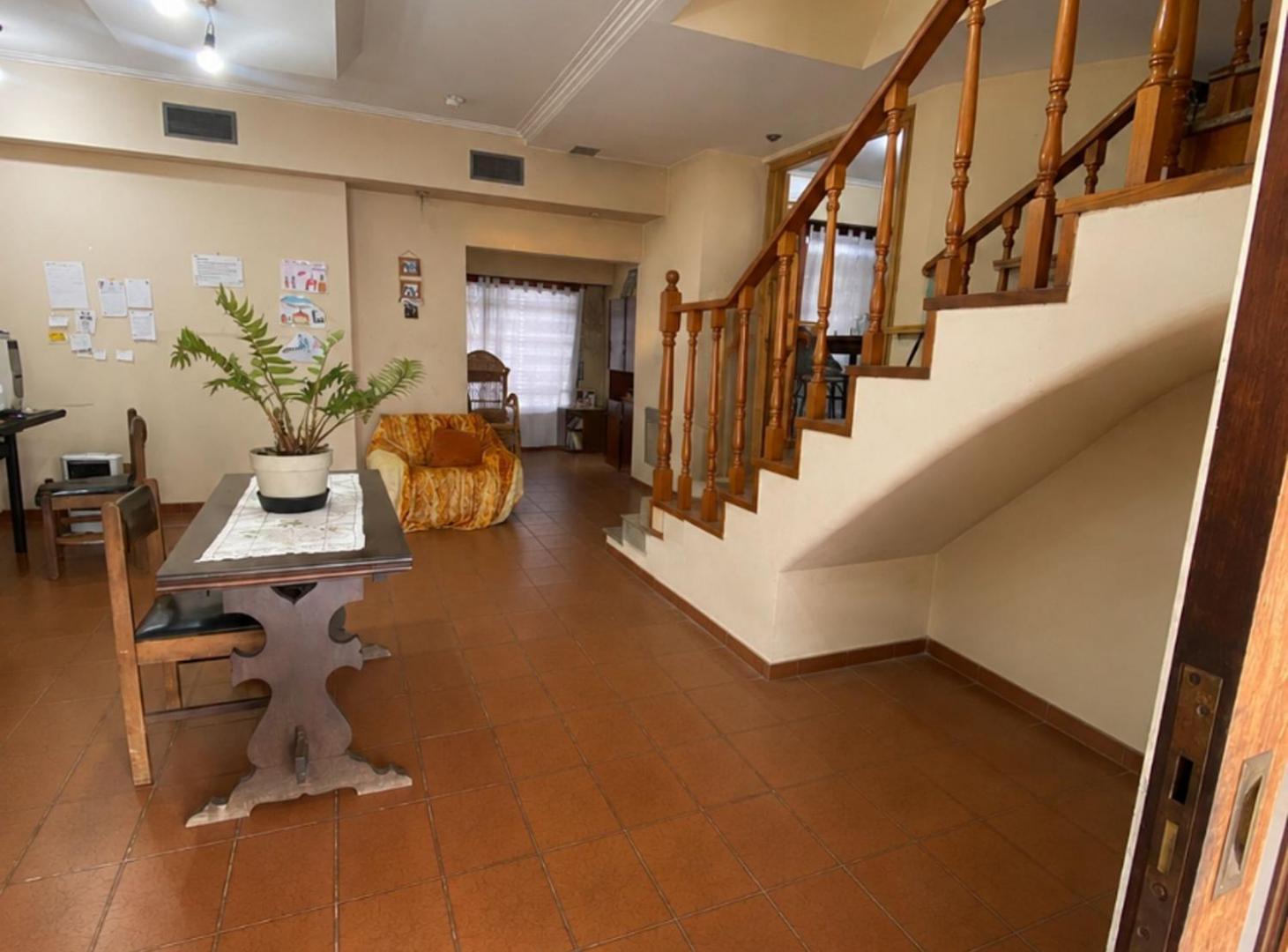 Foto de CHALET ÚNICO C/PARQUE, PILETA Y DOBLE COCHERA, imagen 2