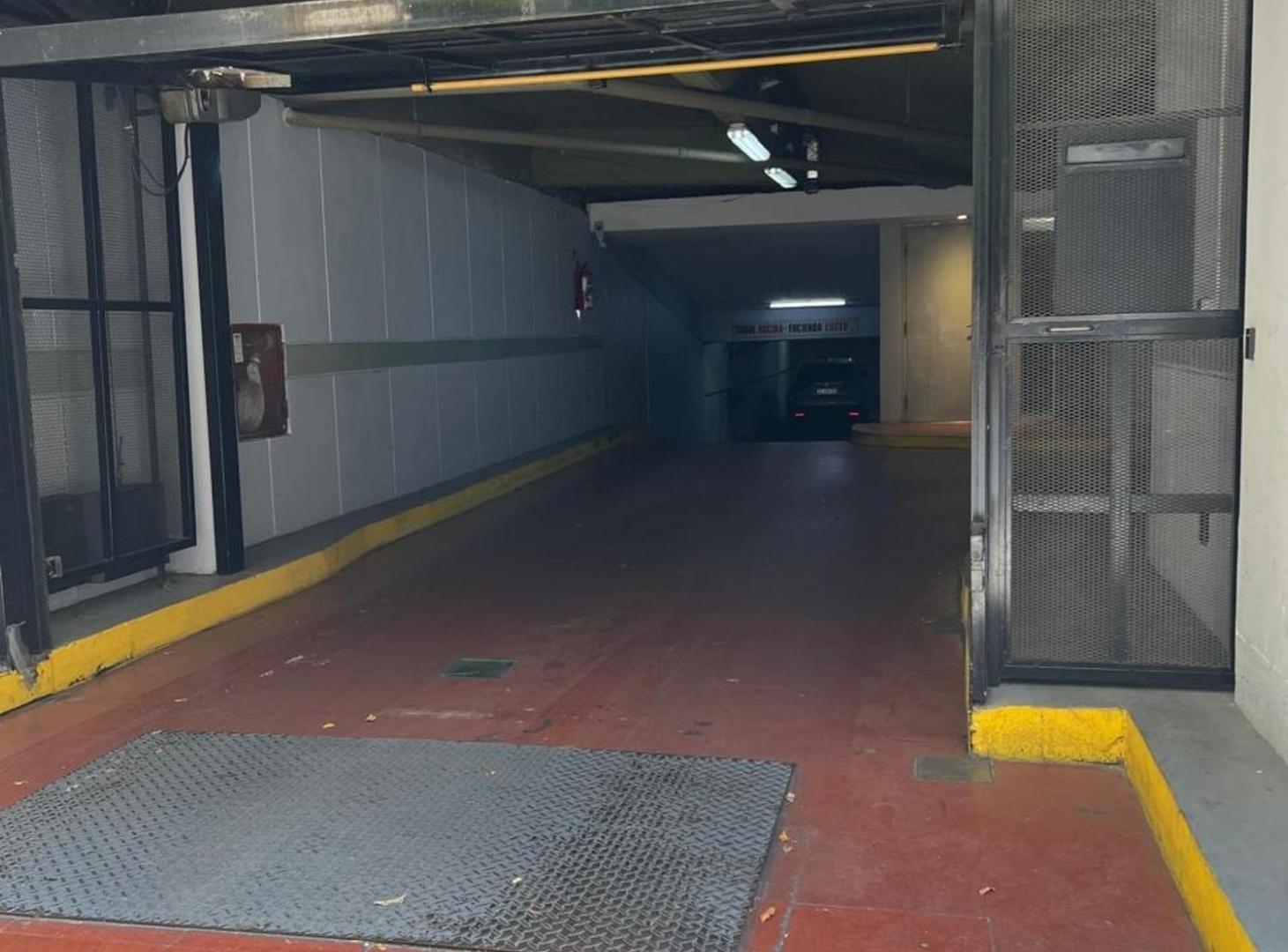Foto de VENTA COCHERA - RECOLETA, imagen 2