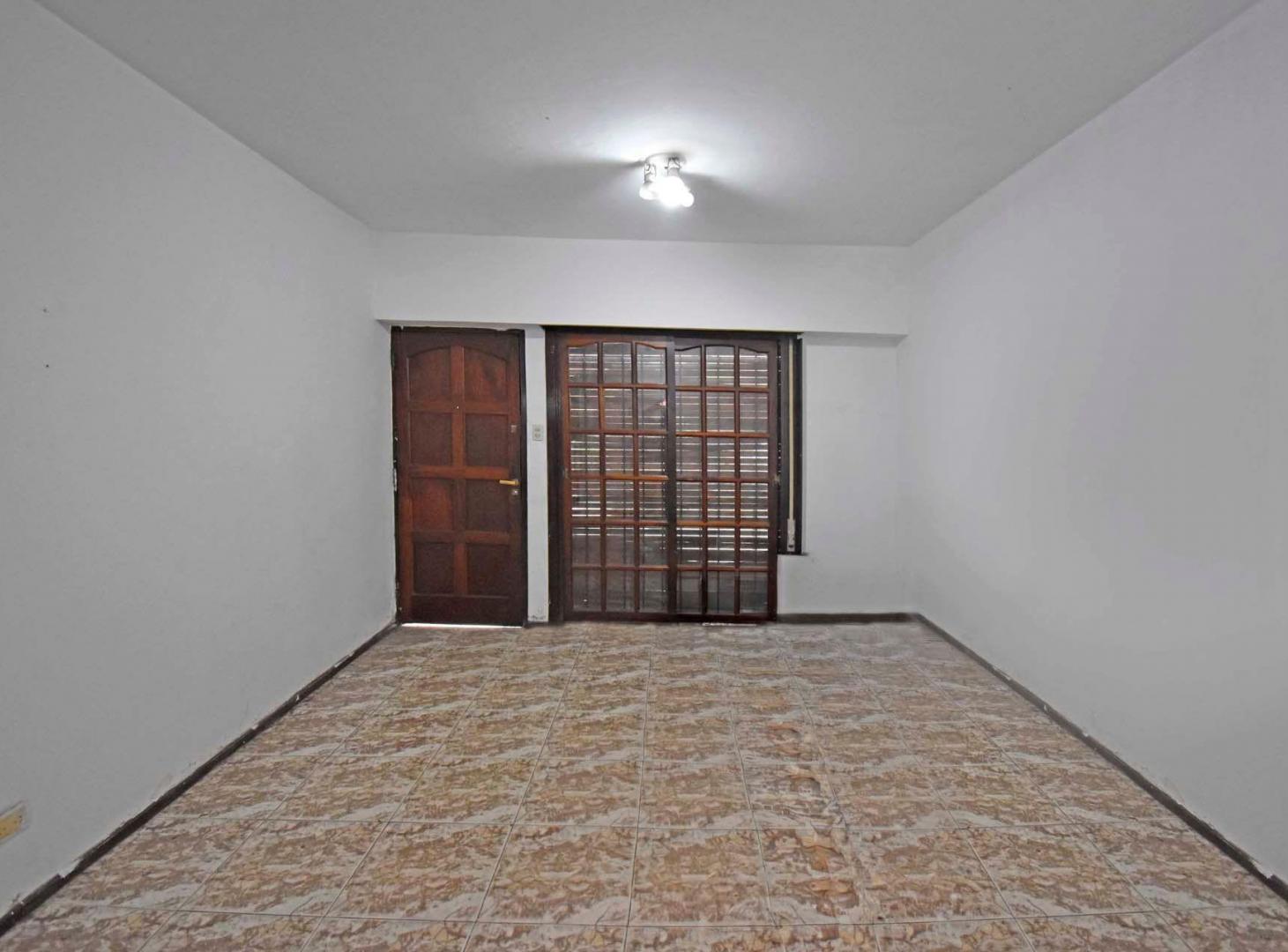 Foto de Alquiler Dpto 1er Piso Con Cochera, imagen 3