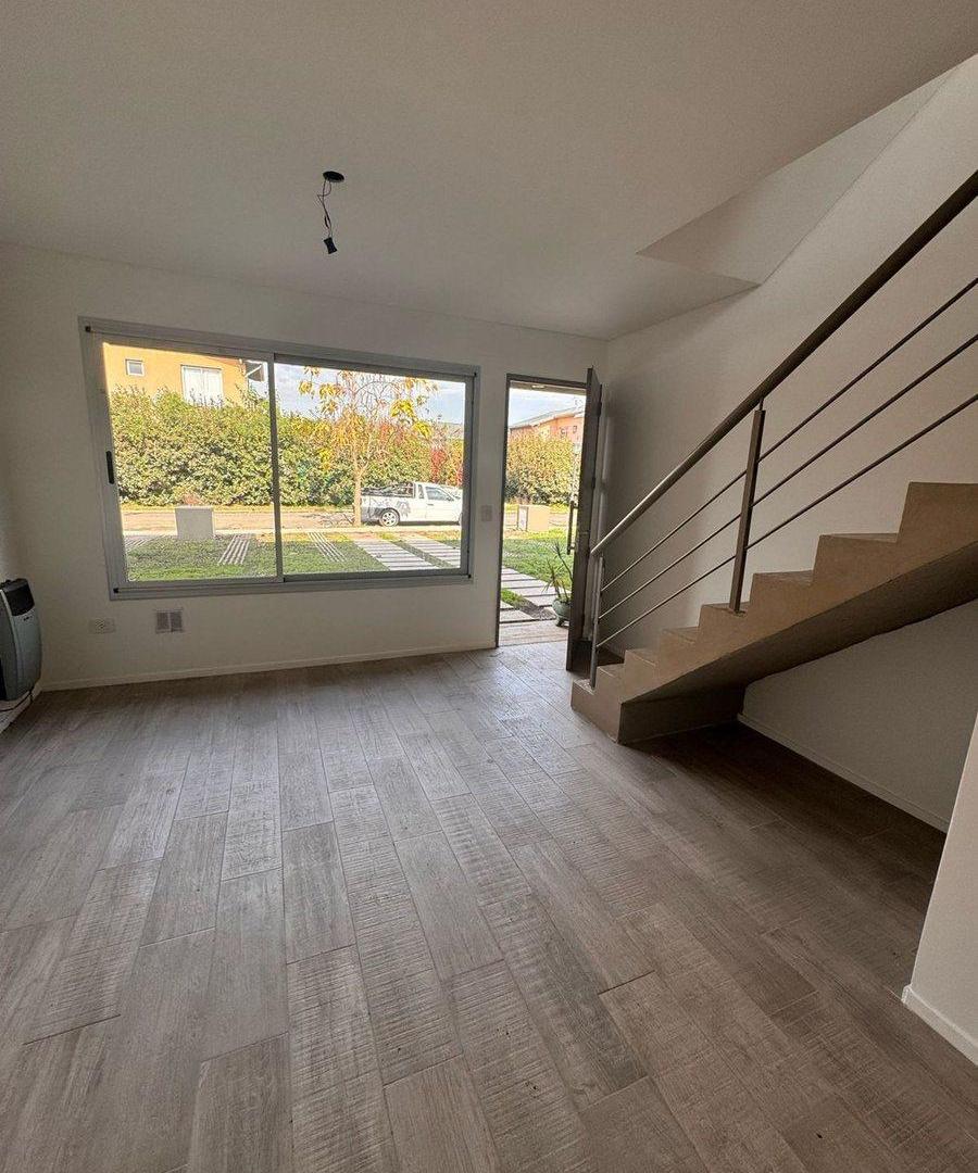 ALQUILER DUPLEX 3 AMB C/JARDIN COCHERA PILAR