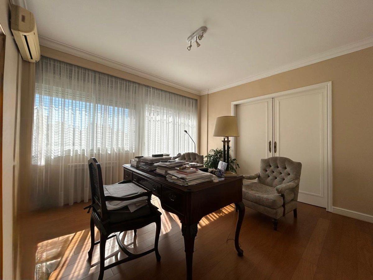 Foto de VENTA DEPARTAMENTO 5 AMBIENTES RECOLETA COCHERA, imagen 5