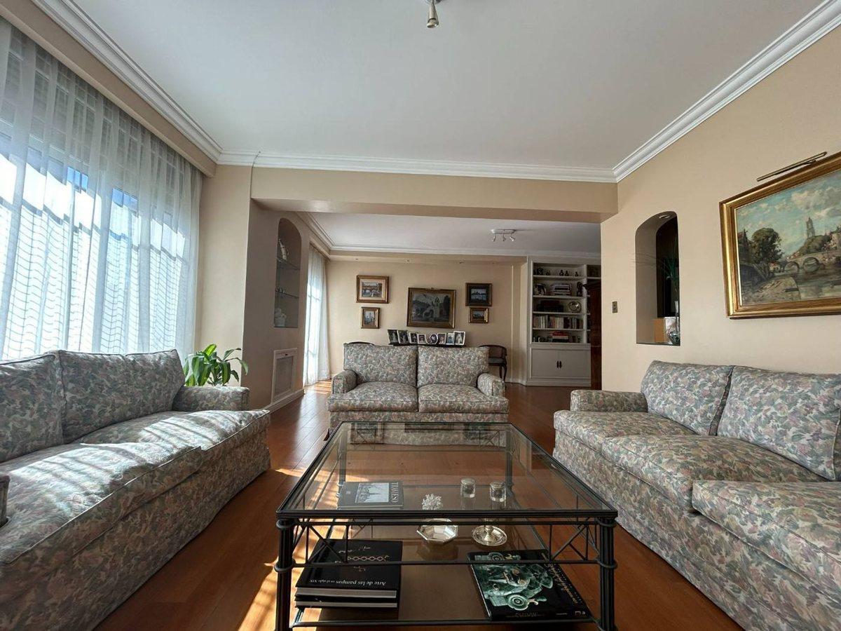 Foto de VENTA DEPARTAMENTO 5 AMBIENTES RECOLETA COCHERA, imagen 3