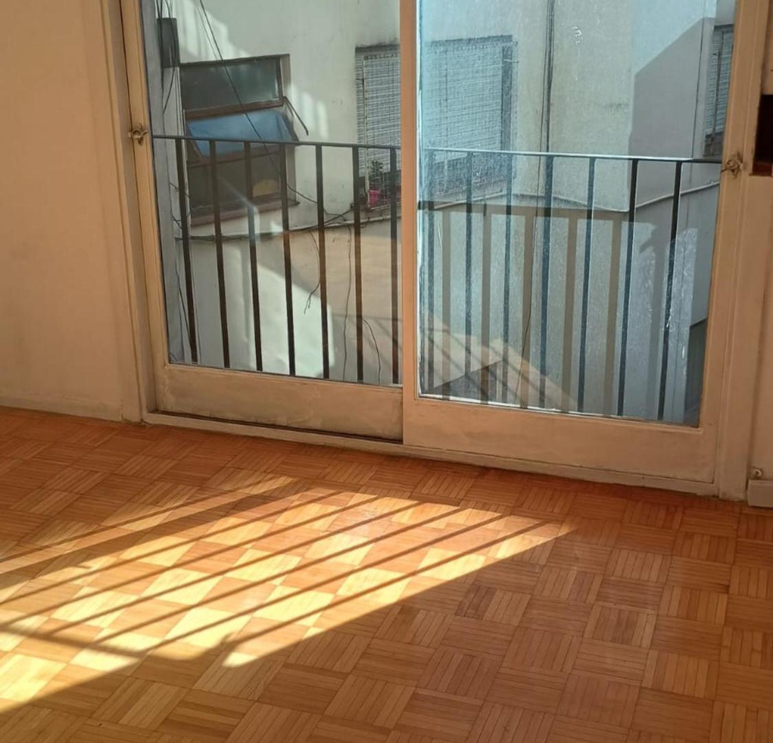 Foto de Venta en Recoleta Dep.to 2 Amb Zona Hosp. Alemán, imagen 2