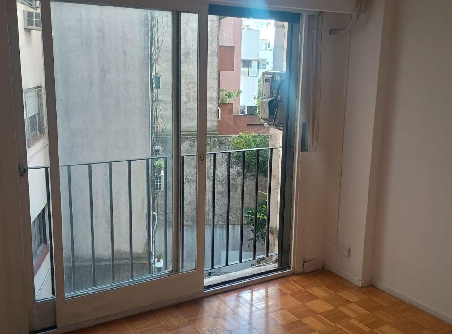 Foto de Venta en Recoleta Dep.to 2 Amb Zona Hosp. Alemán, imagen 5