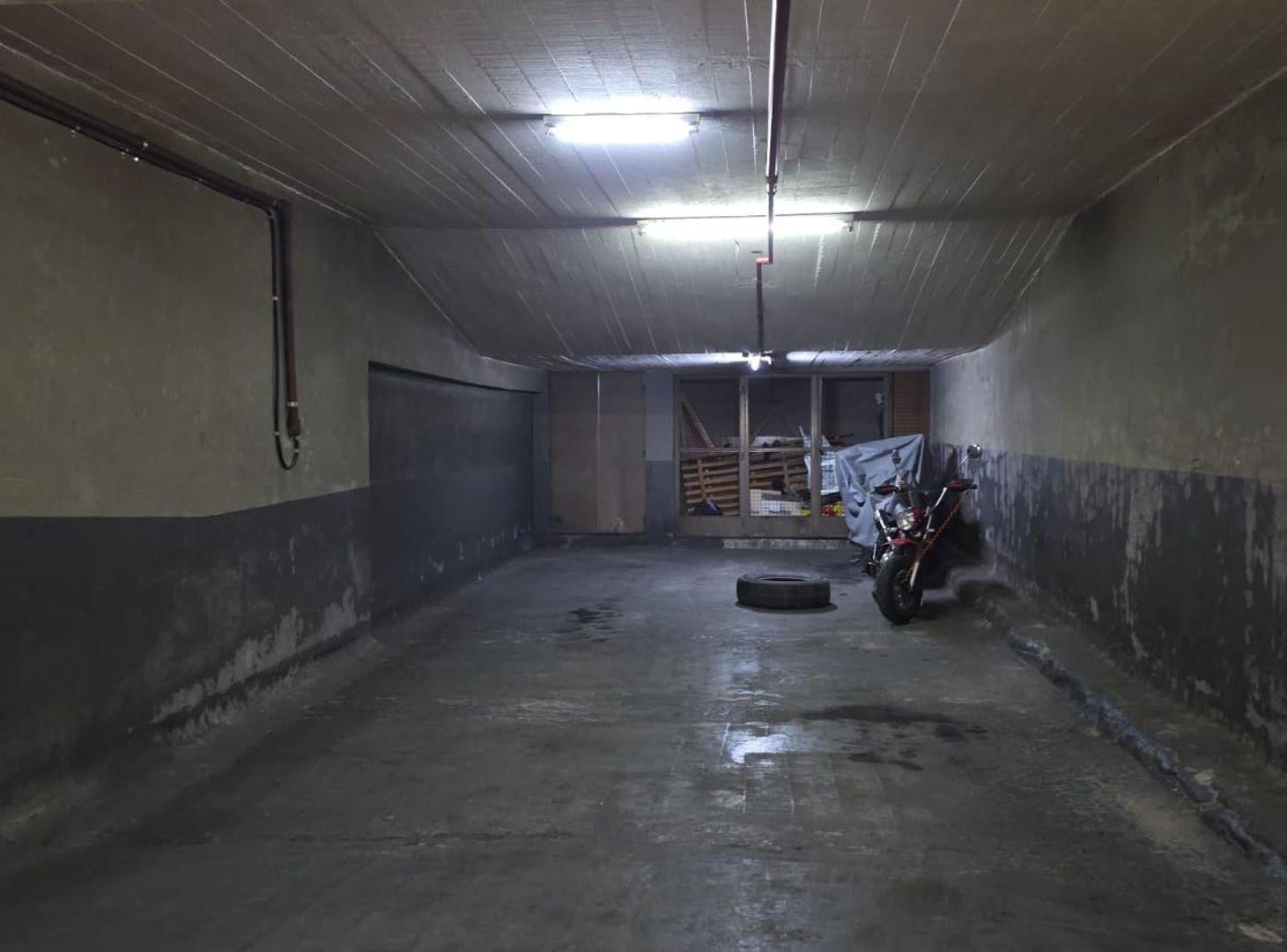 Foto de VENTA COCHERA AMPLIA 50M2 - 24 HS SEG OPORTUNIDAD, imagen 1
