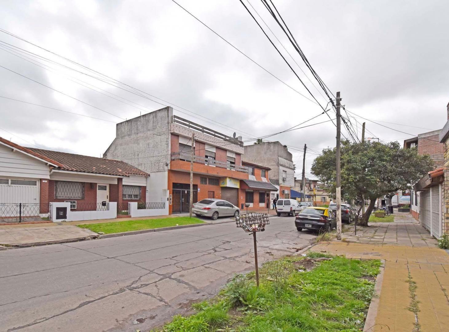 Foto de Venta Casa 7 Amb Morón, imagen 1