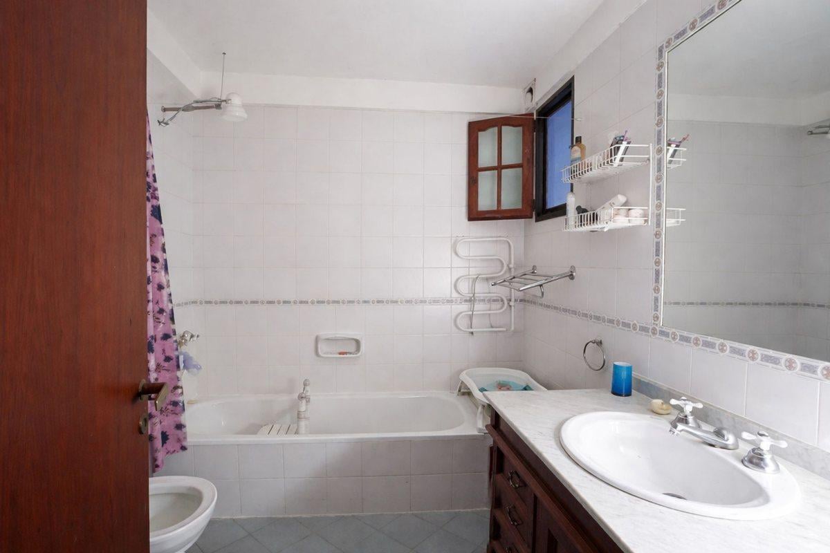 Foto de Venta lote de 818m2 con casa 3amb. Pilar km 39,, imagen 4