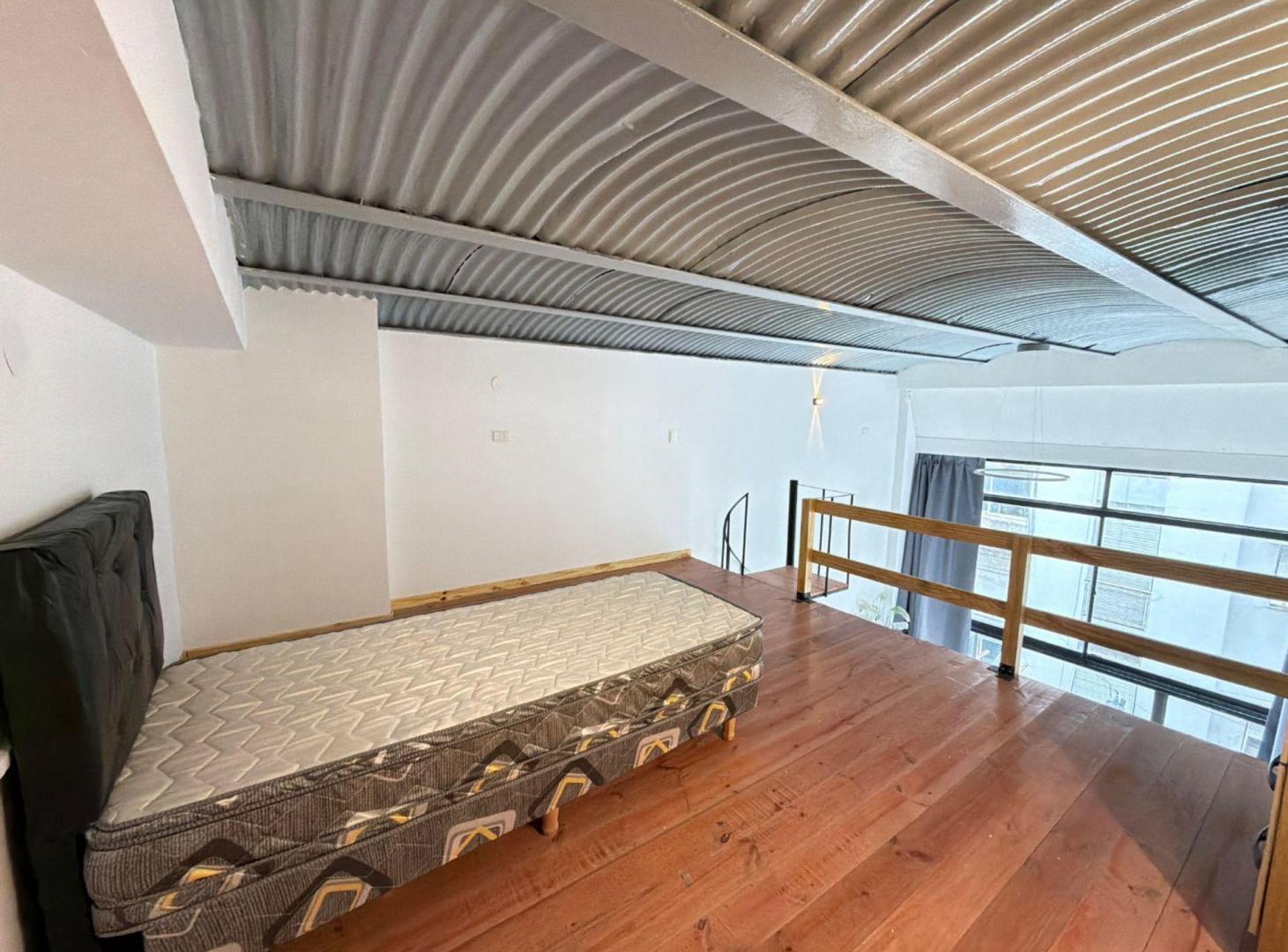 Foto de VENTA DEPARTAMENTO DUPLEX MICROCENTRO, imagen 3