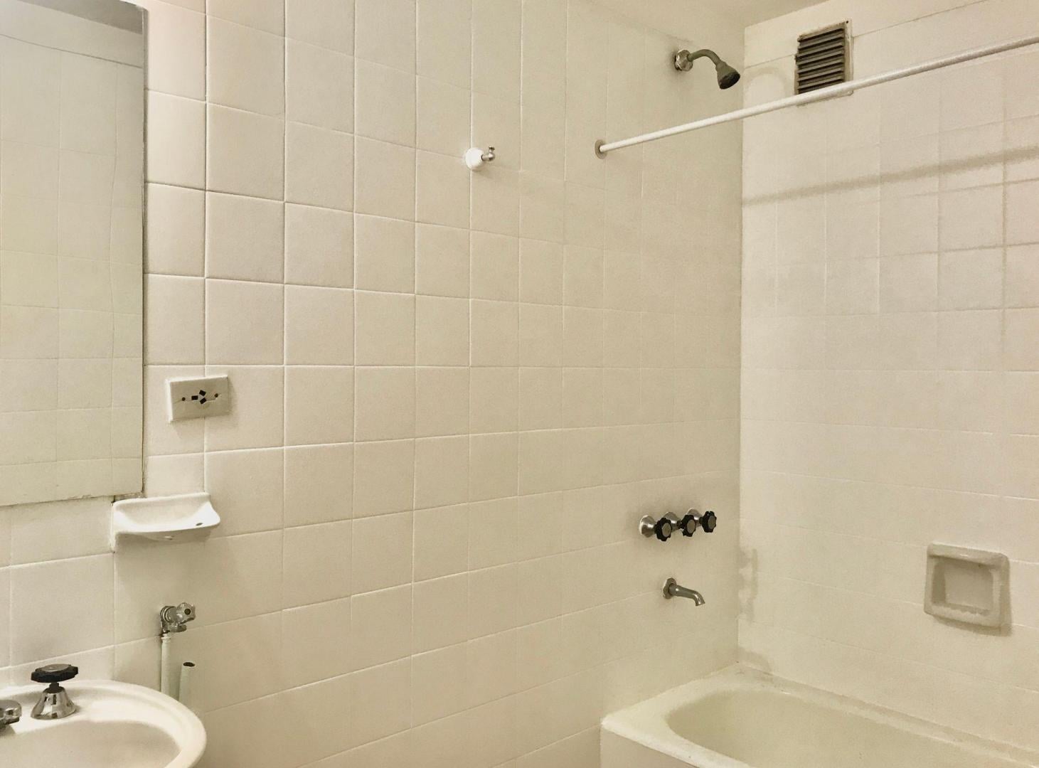 Foto de Venta Monoambiente piso alto con solarium Retiro, imagen 5