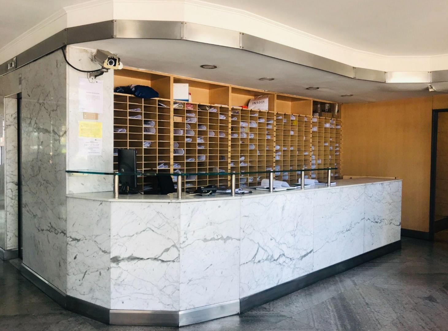 Foto de Venta Monoambiente piso alto con solarium Retiro, imagen 3