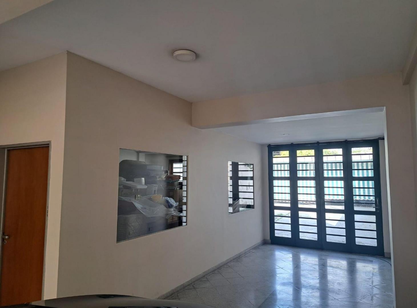 Foto de VENTA PROPIEDAD DE 4 AMB + 3 AMB + LOCAL +COCHERAS, imagen 2