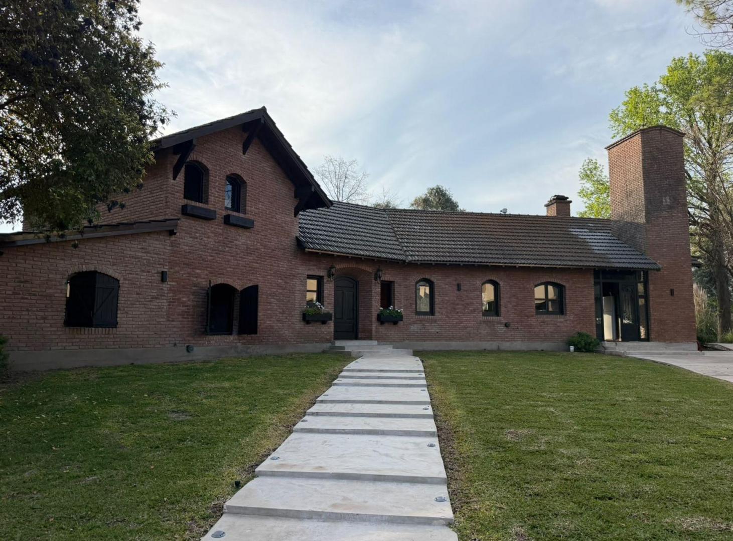 Foto de VENTA CASA 5 AMB PRADERAS DE LUJAN TODO A NUEVO, imagen 1