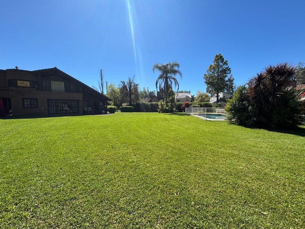 Foto de Venta Casa 4 amb Praderas de Lujan Increible Lote, imagen 3