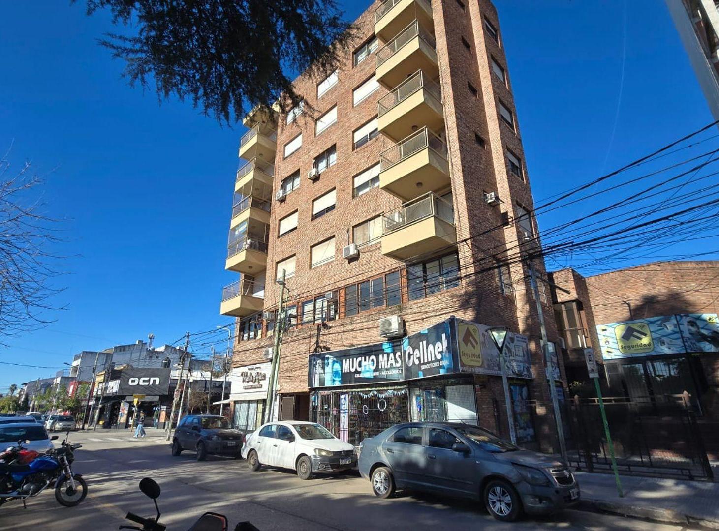 Foto de VENTA LOCAL GRAL. RODRIGUEZ CENTRO FRENTE A PLAZA, imagen 4
