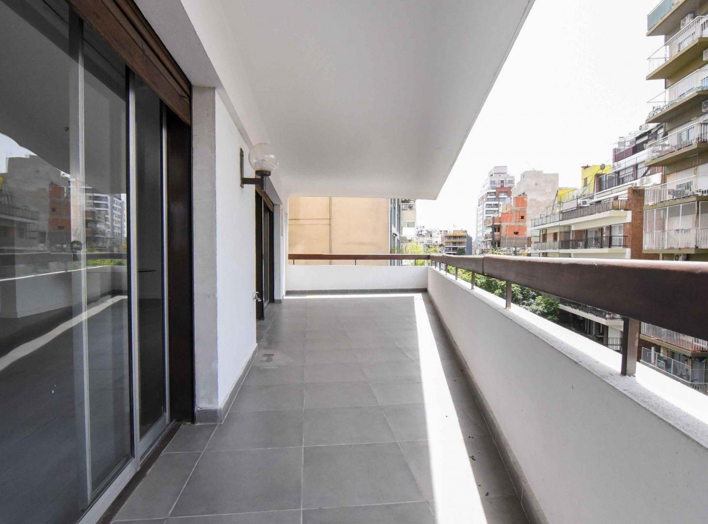 Foto de VENTA 4 AMB C BALCON, DEPEN, COCHERA EN VILLA URQ, imagen 2