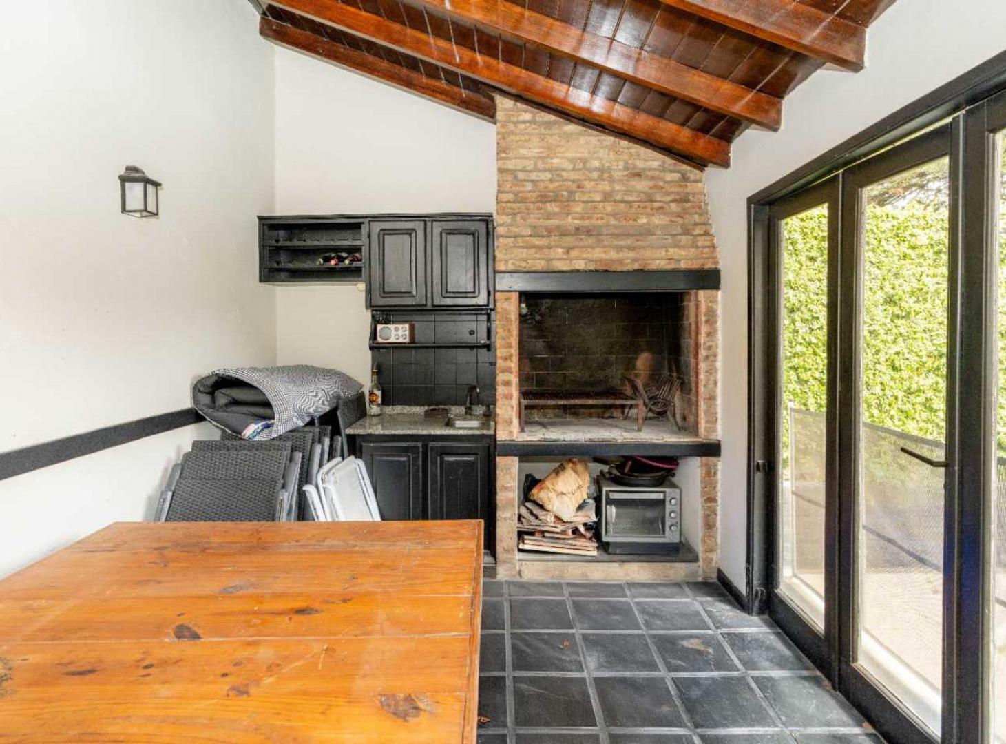 Foto de CASA CON PILETA Y QUINCHO CERCA DE LOMITAS STREET, imagen 4