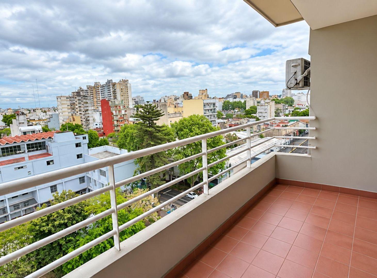 Foto de VENTA - FLORES - 2 Ambientes con balcón - LUMINOSO, imagen 1