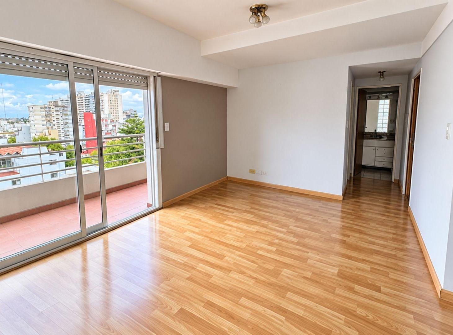 Foto de VENTA - FLORES - 2 Ambientes con balcón - LUMINOSO, imagen 2