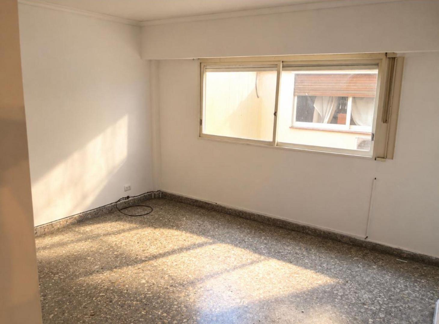 Foto de Lateral con mucha luz en el corazon de Villa Cresp, imagen 1