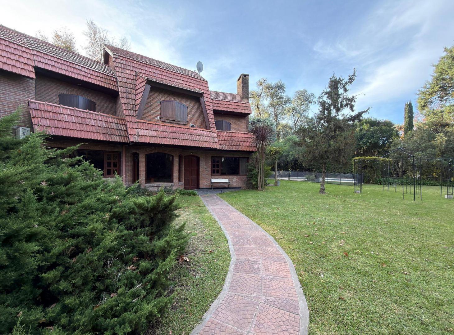 Foto de Venta Casa Praderas de Lujan 5 amb Increible Lote, imagen 3