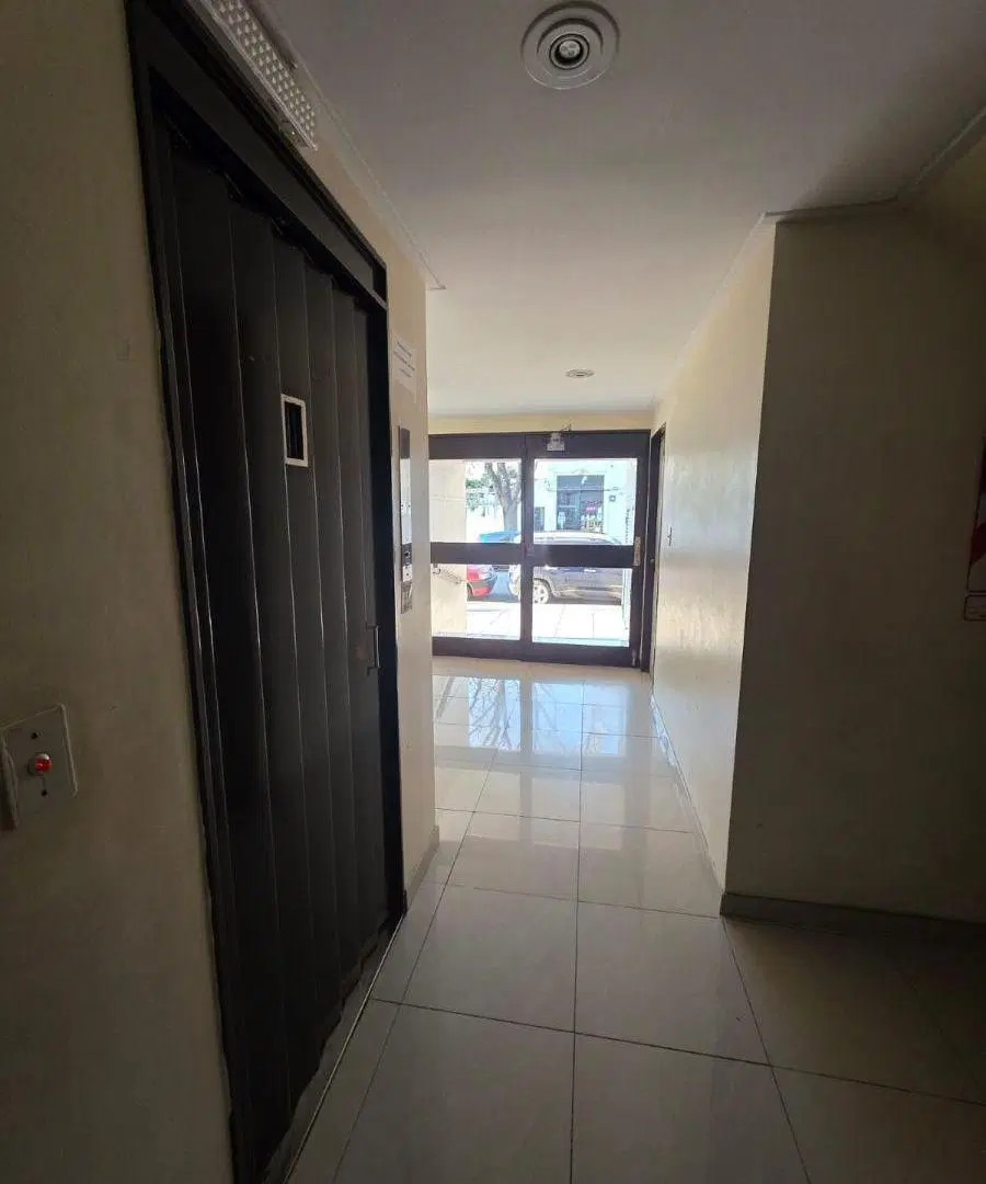 Hermoso departamento al frente de dos ambientes super cálido y luminoso con patio Emilio Lamarca 169 2
