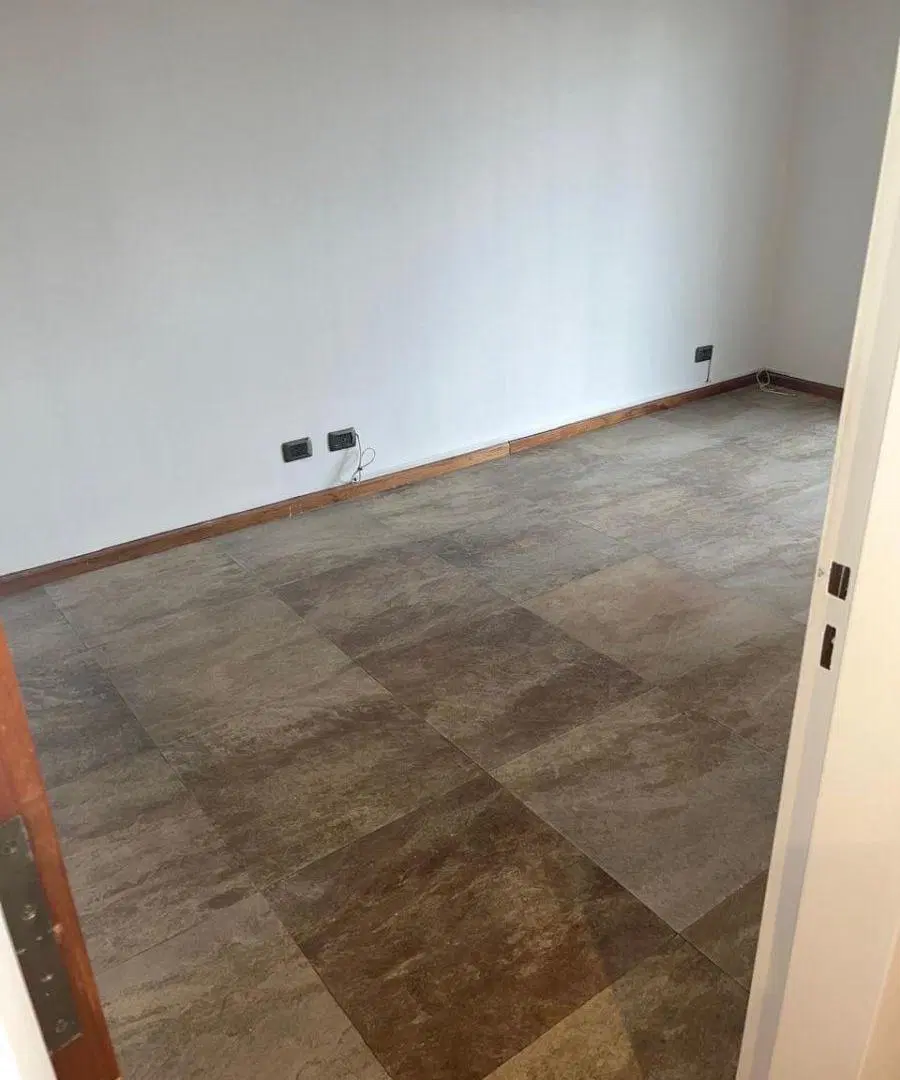 Hermoso departamento al frente con balcón terraza y cochera de 72m2 en Almagro Lambaré 815 5