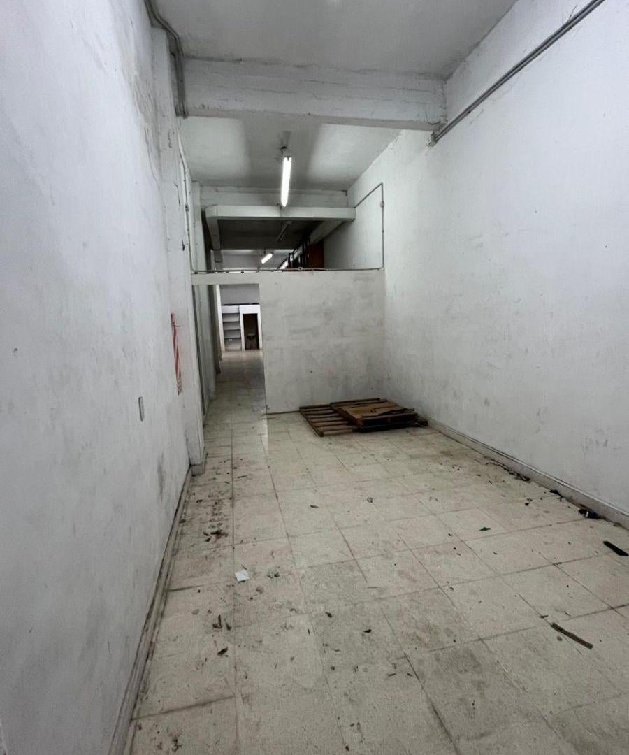 Foto de LOCAL Y DEPÓSITO 3 PLANTAS DE 3,50M X 27M. TOTAL 300M2. ENTRADA DE, imagen 3