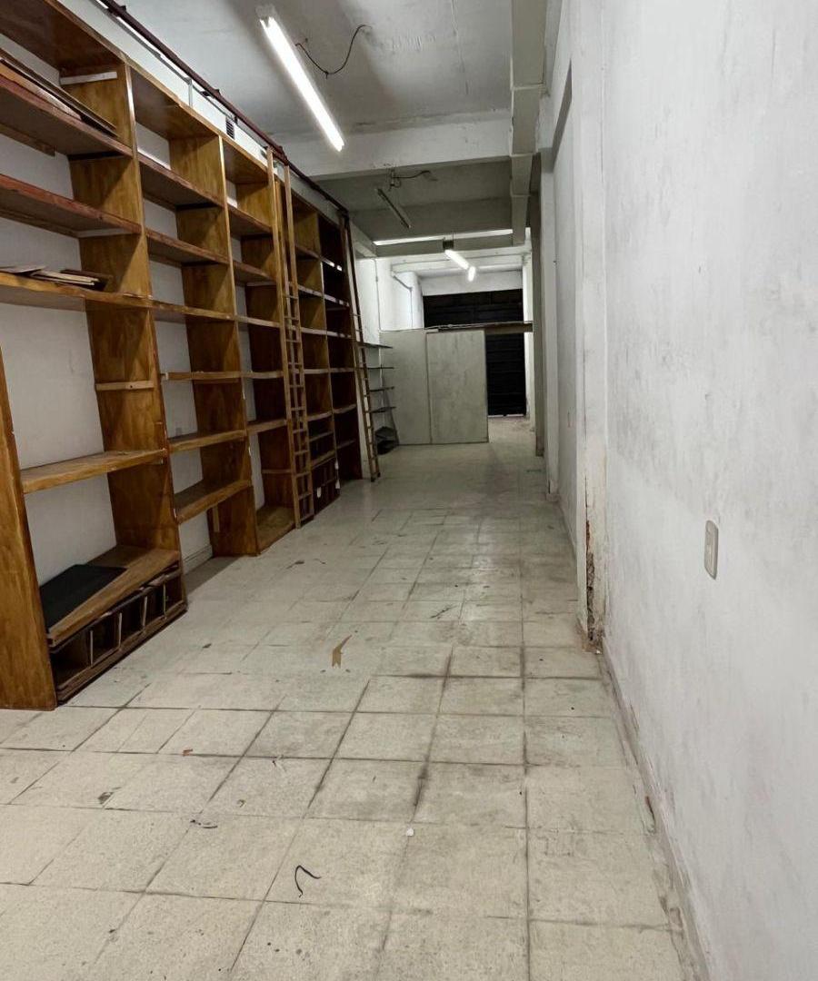 Foto de LOCAL Y DEPÓSITO 3 PLANTAS DE 3,50M X 27M. TOTAL 300M2. ENTRADA DE, imagen 2
