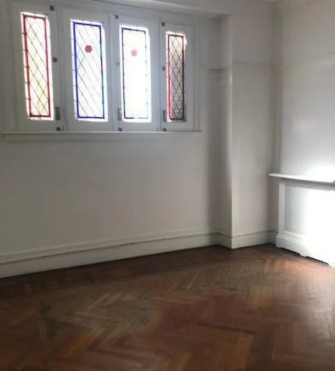 Imponente departamento en el Pasaje Rodolfo Rivarola. 4