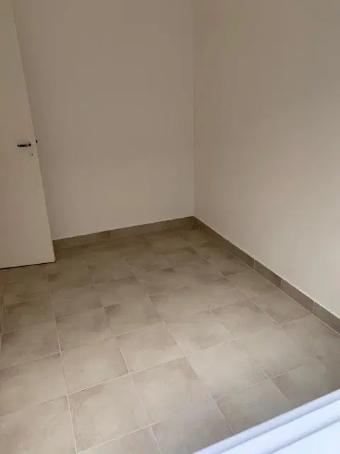 IMPECABLE , COMODO Y LUMINOSO TRESON AMBIENTES CON DOS PATIOS 1