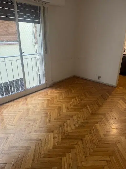 Dos ambientes luminosos solo para apto profesional consultorios u oficinas. 2