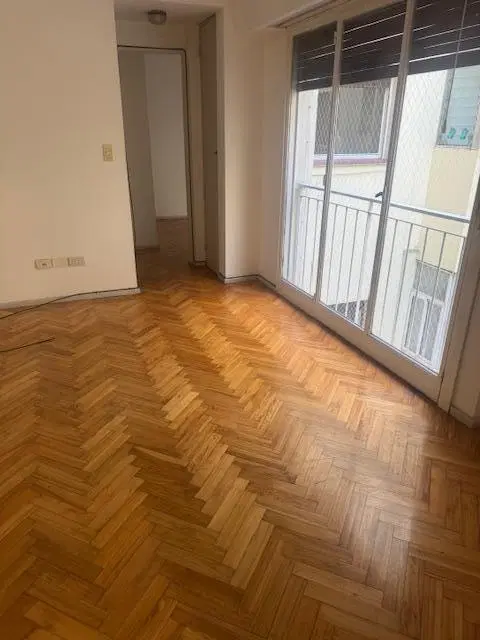 Dos ambientes luminosos solo para apto profesional consultorios u oficinas. 3