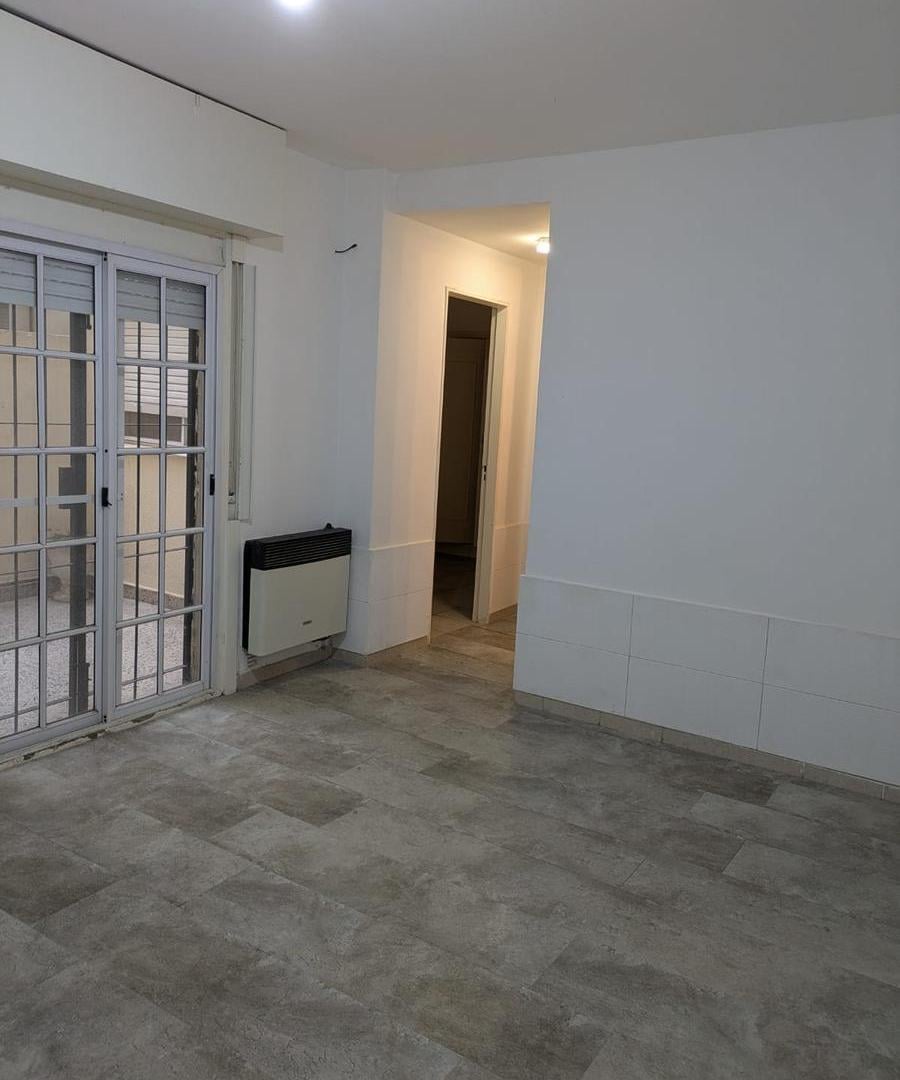 Foto de IMPECABLE , COMODO Y LUMINOSO TRESON AMBIENTES CON DOS PATIOS, imagen 3