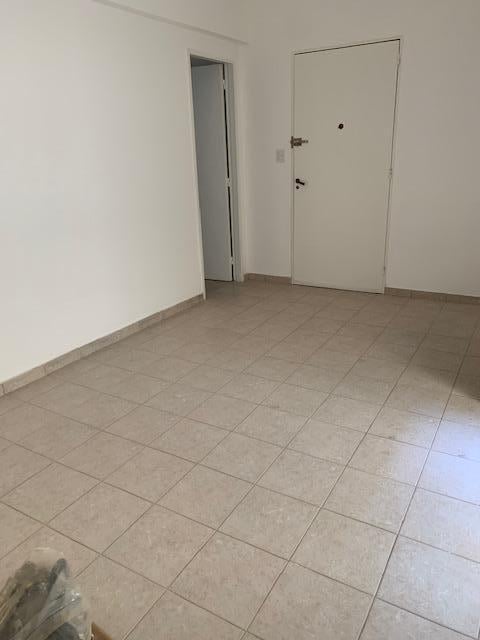 Foto de IMPECABLE , COMODO Y LUMINOSO TRESON AMBIENTES CON DOS PATIOS, imagen 2