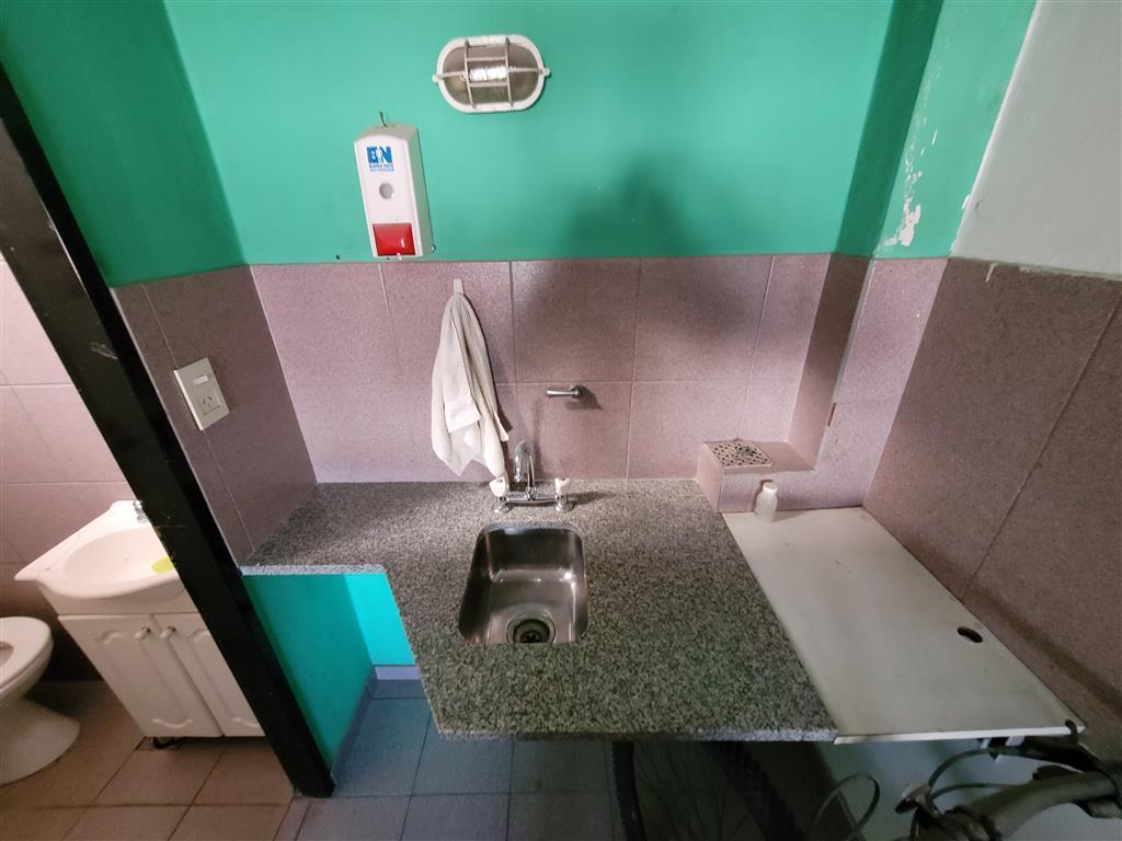 Galpon de 348 m², Zona Industrial, Inmejorable Acceso - Florida Oeste - Vicente Lopez 5