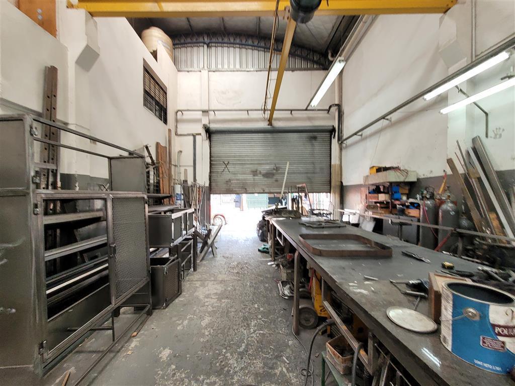 Galpon de 348 m², Zona Industrial, Inmejorable Acceso - Florida Oeste - Vicente Lopez 2