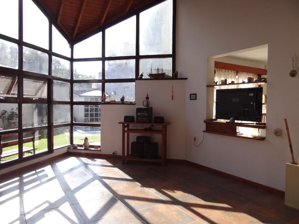 Chalet 4 Amb. con Fondo Parquizado, Piscina y Garaje Para 2 Autos en Barrio Parque, Vicente López 4