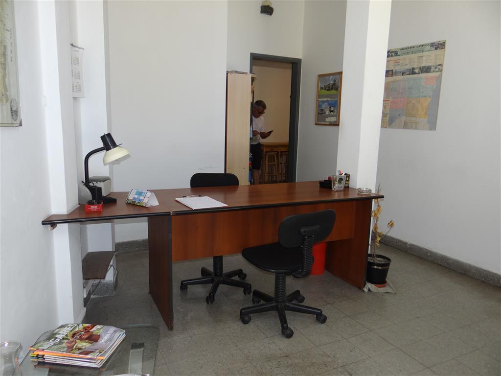 Foto de Local a metros de Av. Mitre, 39.00m2 cubiertos con patio.- Villa, imagen 3