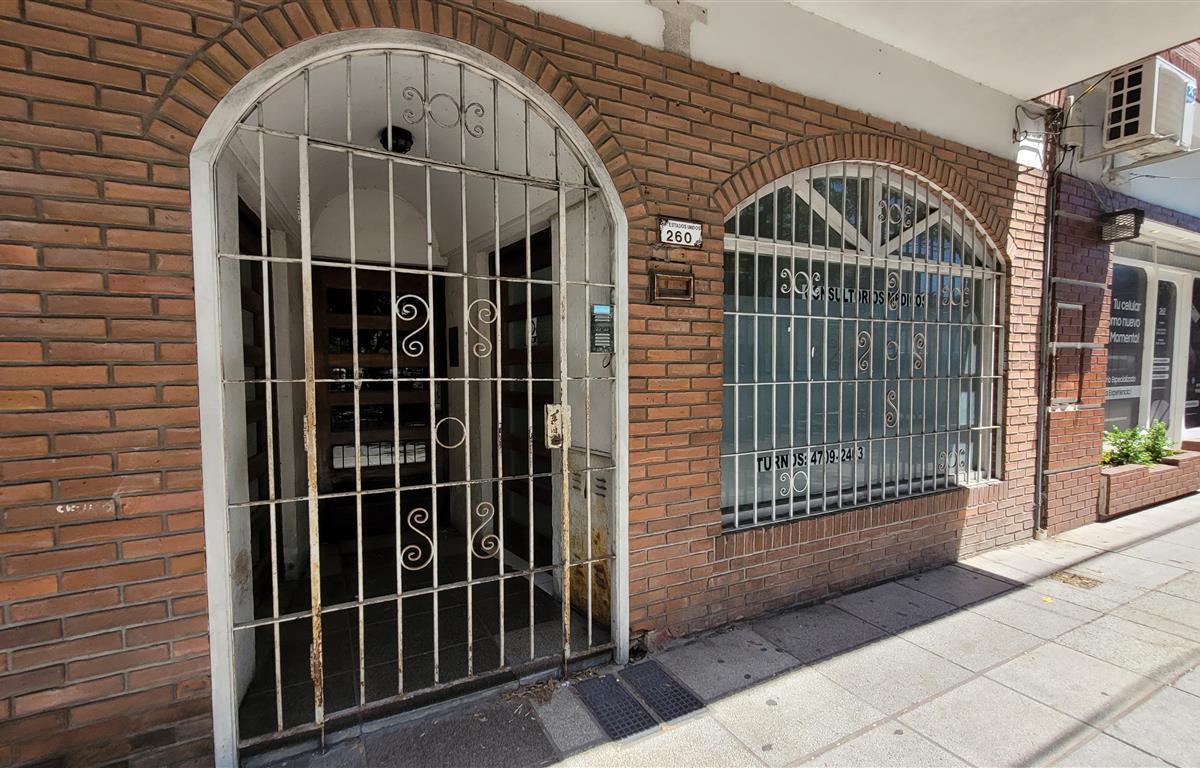 En Venta, en Block, 4 Departamentos y Terreno C/ Ingreso Vehicular. Villa Martelli. 5