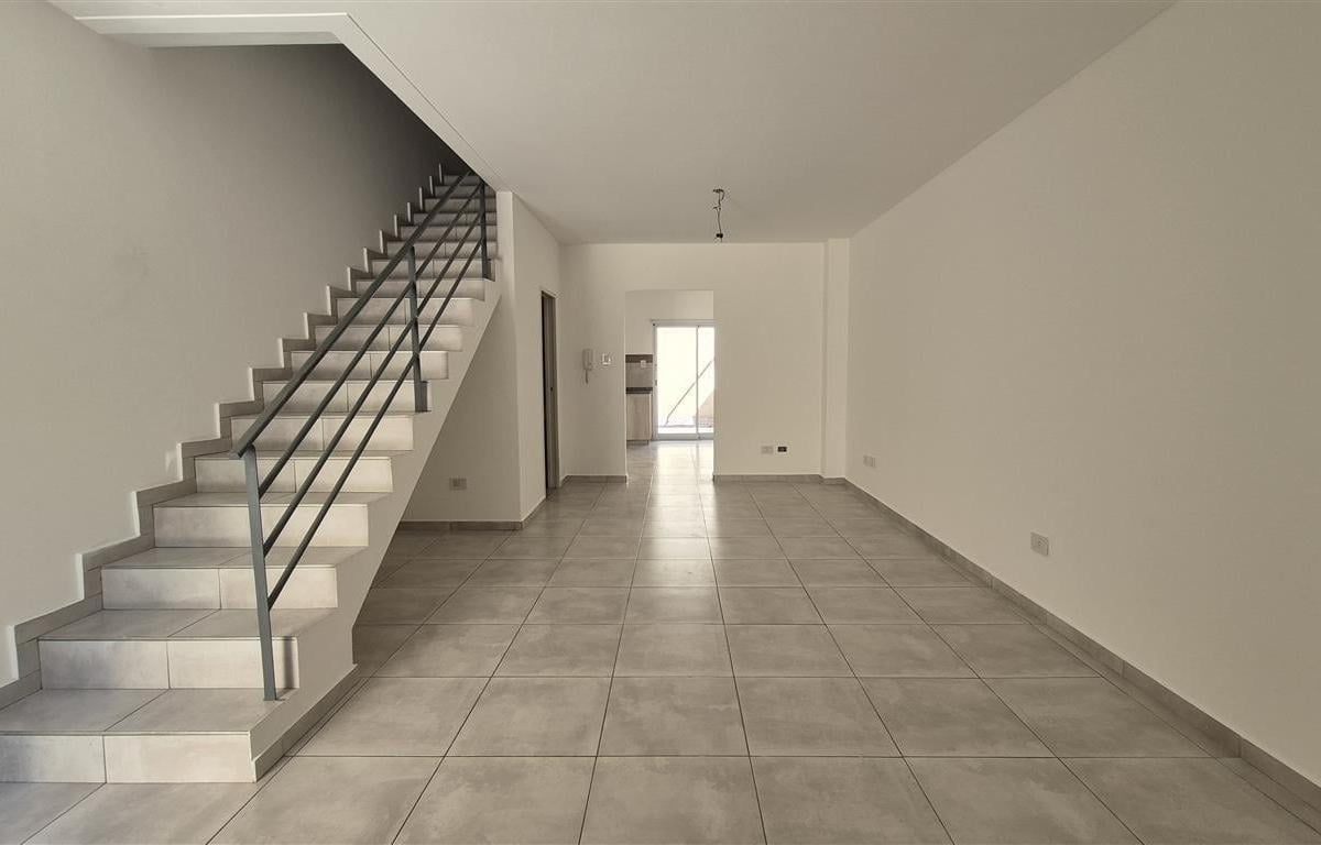 Foto de Duplex 4 amb en venta c/ cochera y patio APTO CREDITO - Villa Martelli, imagen 4