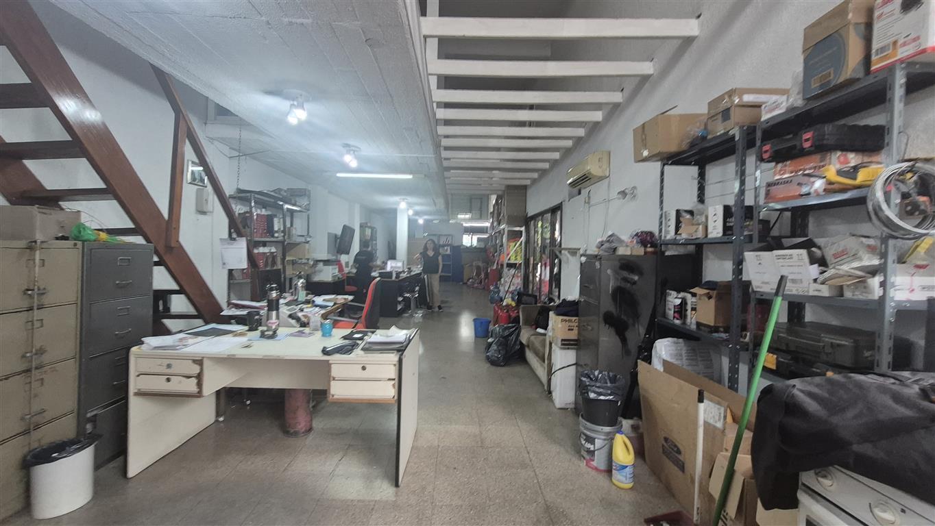 Venta de Local, depósito y oficinas 600m2 cub - V. Martelli – V Lopez
