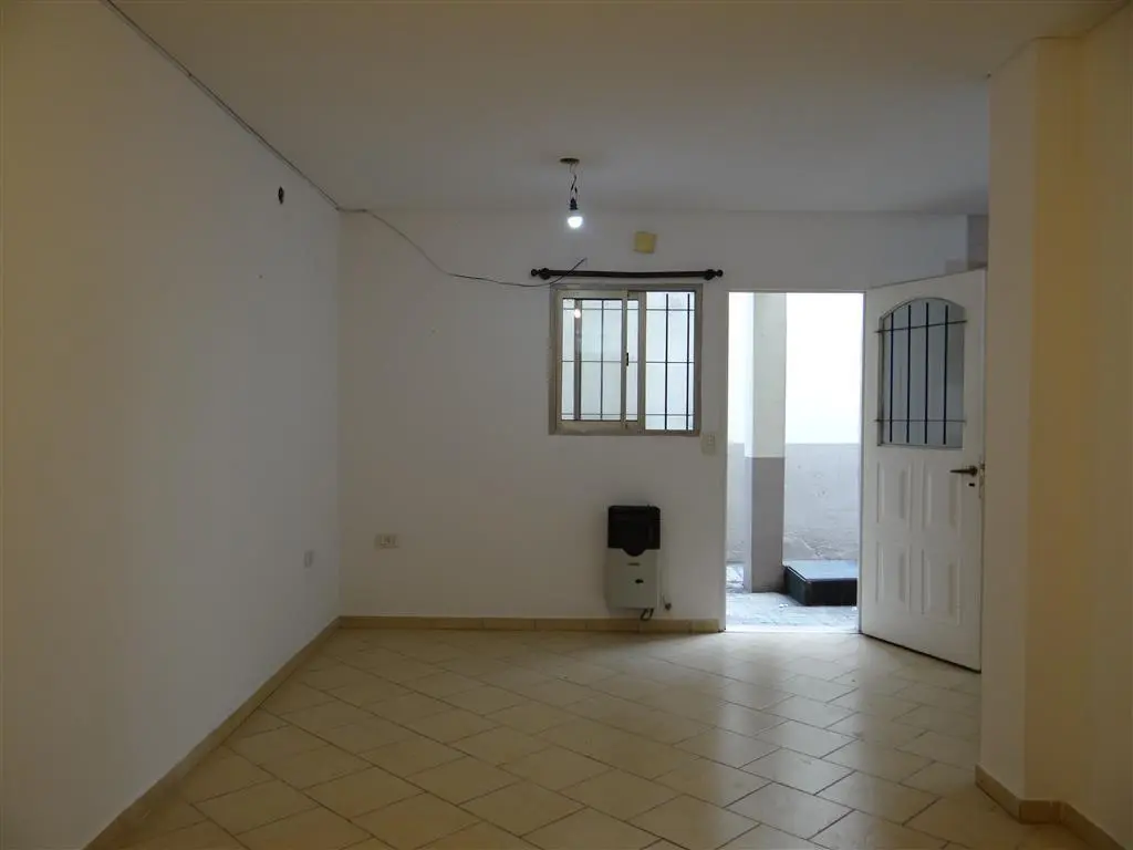 PH 2 1/12 Ambientes con patio PB Medio - Munro 3
