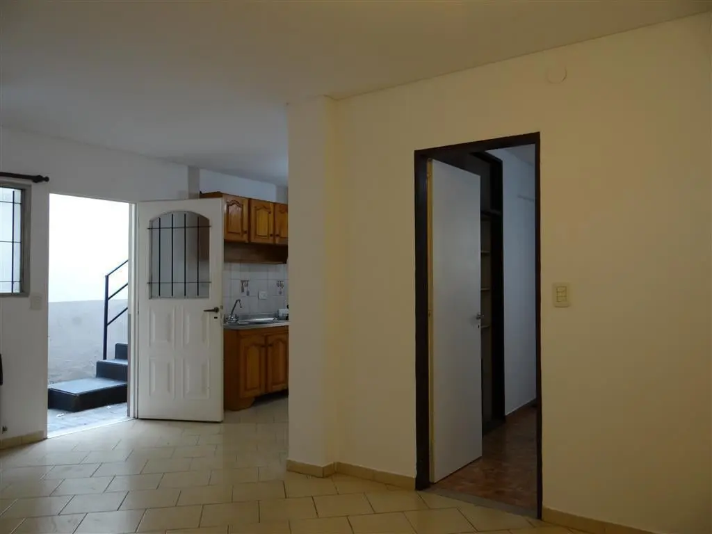 PH 2 1/12 Ambientes con patio PB Medio - Munro 4