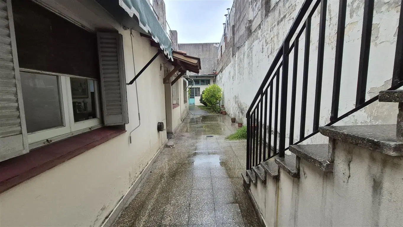 Terreno 300m2 en  Venta  Sobre Av. Laprida próximo a  Mitre. V. Martelli 3