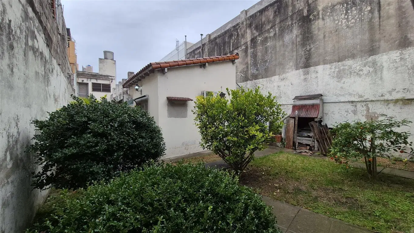 Terreno 300m2 en  Venta  Sobre Av. Laprida próximo a  Mitre. V. Martelli 4