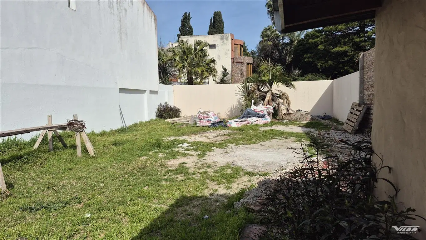 Terreno en venta de 10.00x21.50, zona R1. Barrio Parque - V. Martelli - V. Lopez 8