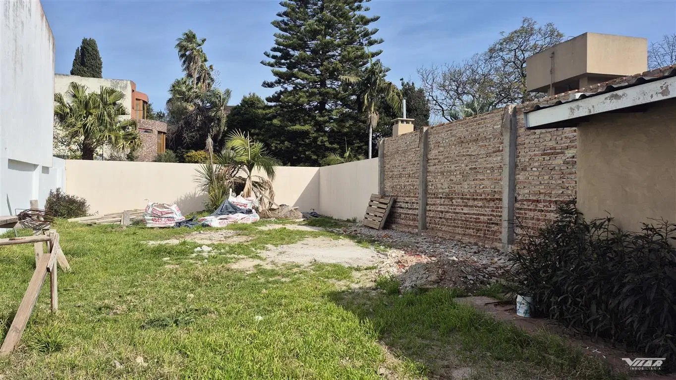 Terreno en venta de 10.00x21.50, zona R1. Barrio Parque - V. Martelli - V. Lopez 1
