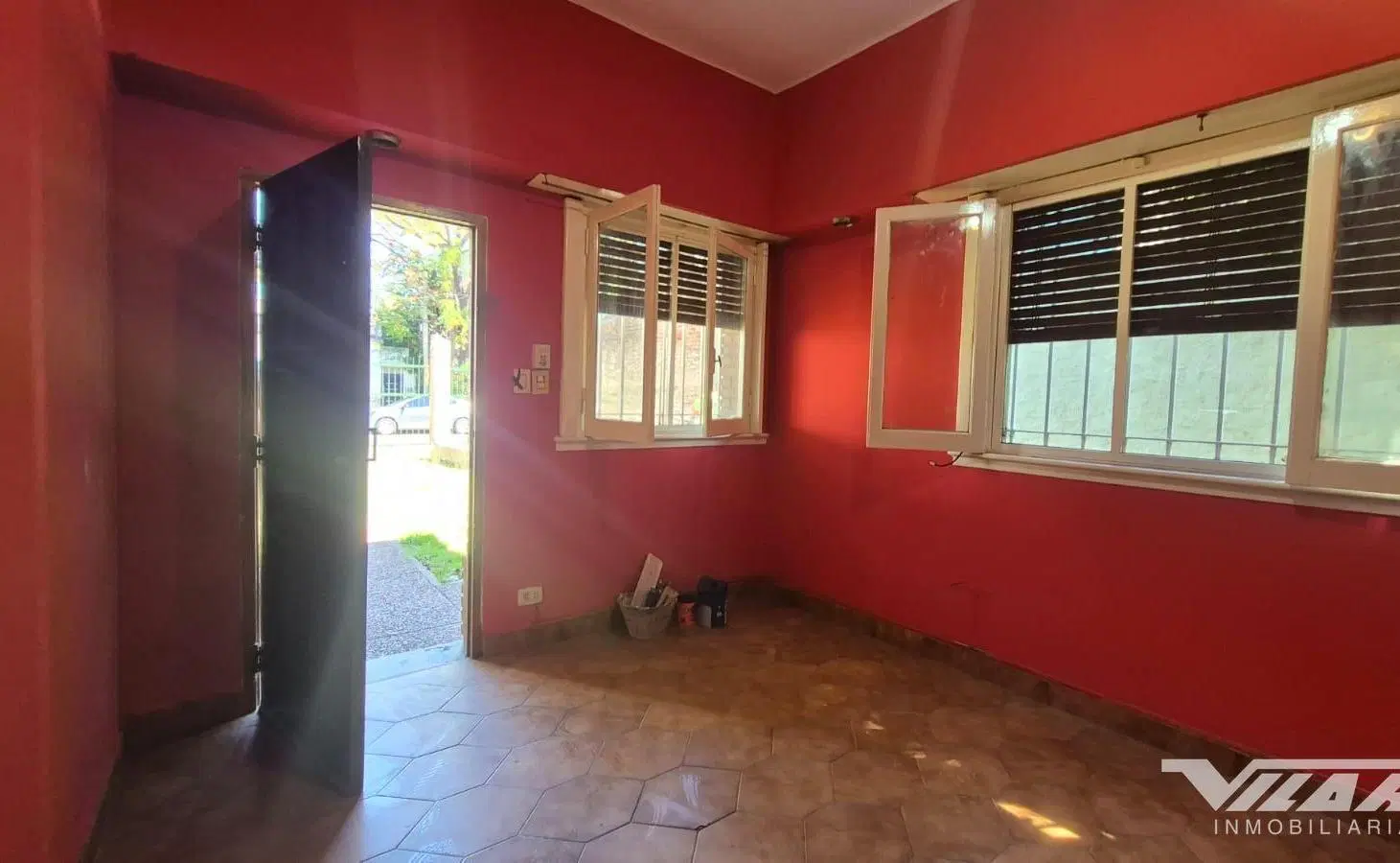 En Venta, Casa 4 amb. cochera, jardín, quincho, patio y terraza . - V. Martelli 1