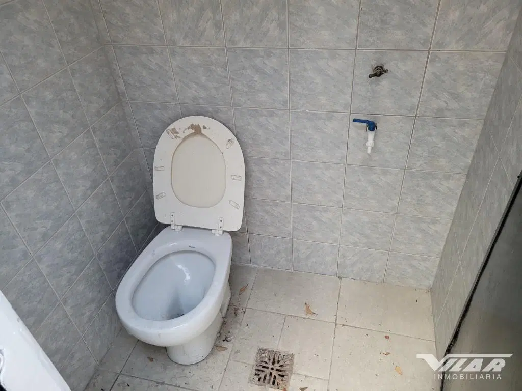 En Alquiler Local de 42 mts, zona comercial. Villa Maipú - General San Martin 3
