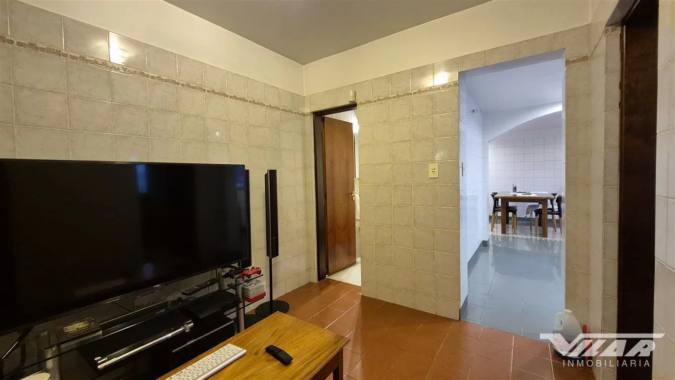 En Venta Casa 4 amb. con garaje, patio y terraza.  Florida - V. Lopez 2